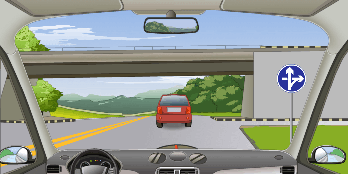 只能按立体交叉直行和右转弯行驶标志的提示行驶,在立交桥前向右转弯